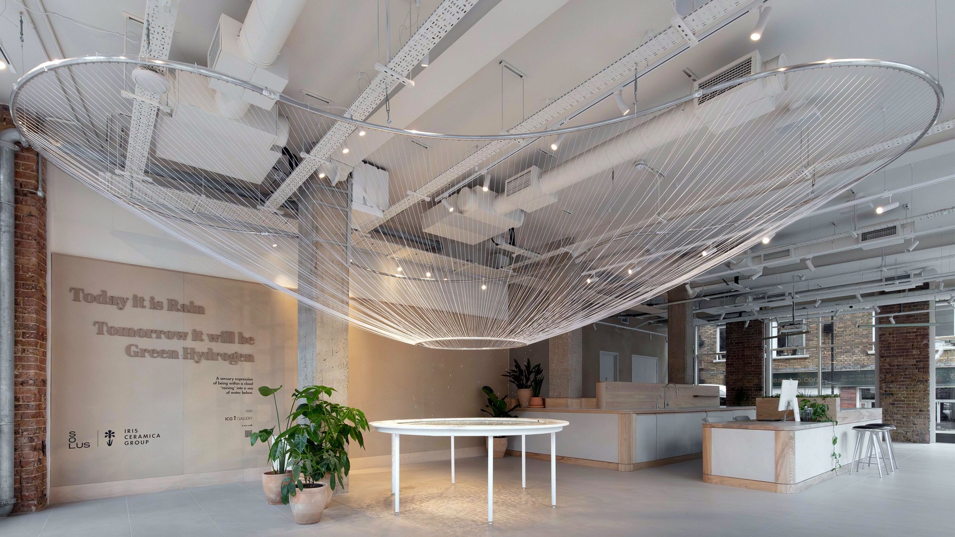 Szczepaniak Teh Cloud To Cloud Solus Iris Ceramica